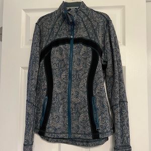 Lululemon size 12 Define jacket